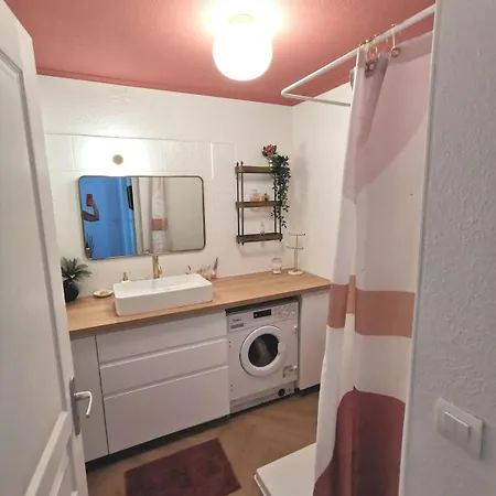 Charming With South Terrace Apartment *